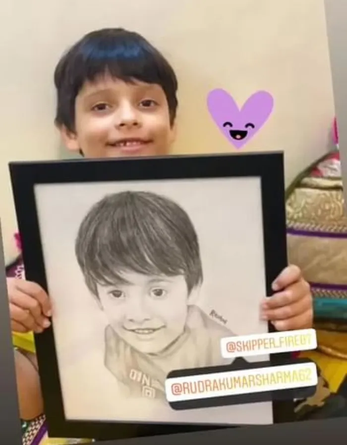 Baldev Mishra with the pencil portrait from Artshaili